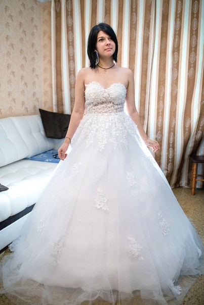 Продаю новое сваебное платье