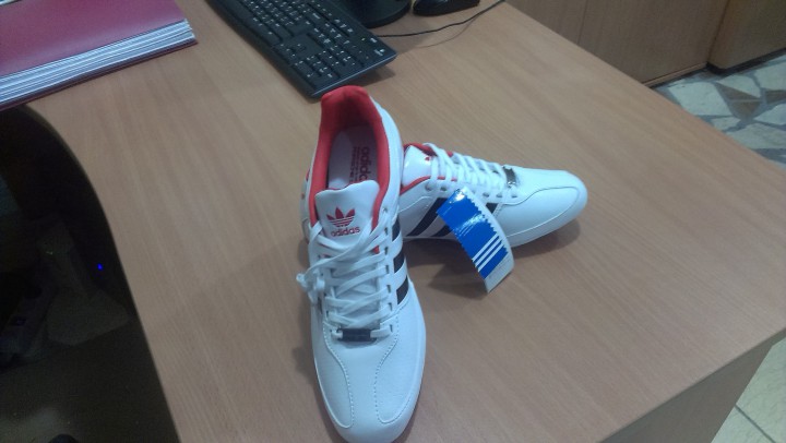 Продам НОВЫЕ мужские кроссовки