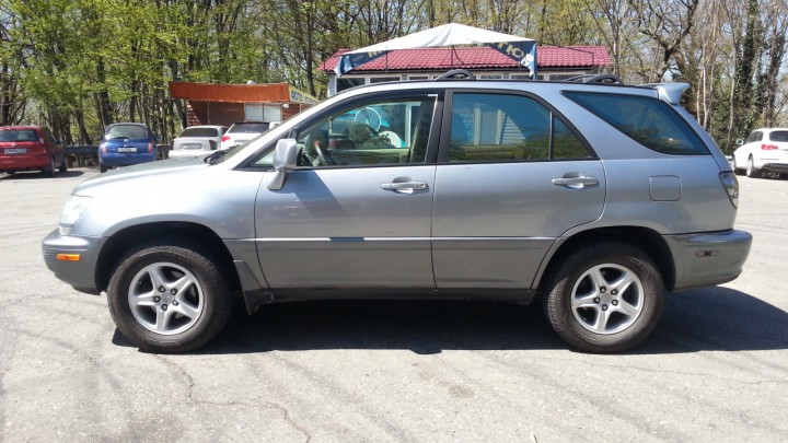 Продаю Lexus RX 300