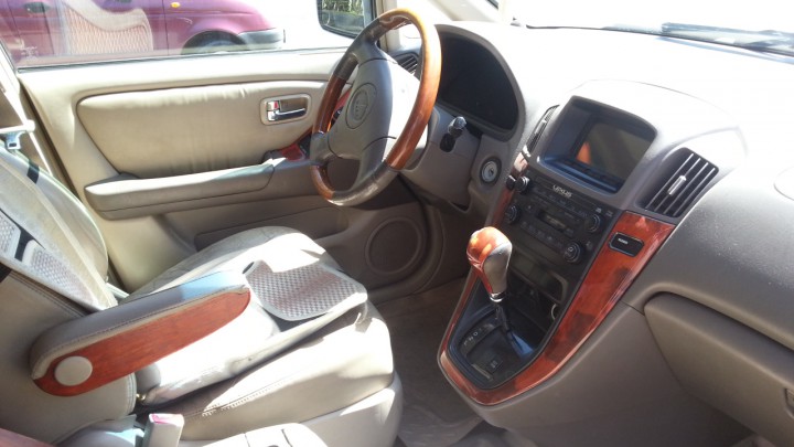 Продаю Lexus RX 300