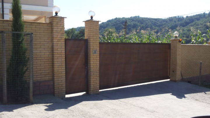 монтаж шлагбаумов, гаражных ворот