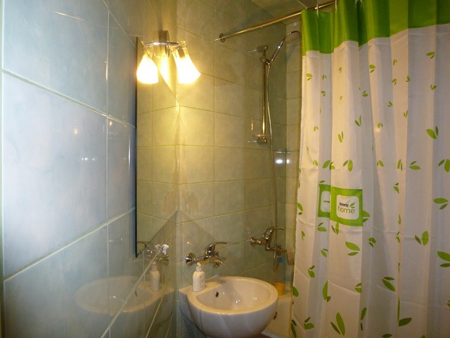 Продаю двухкомнатную в Центре