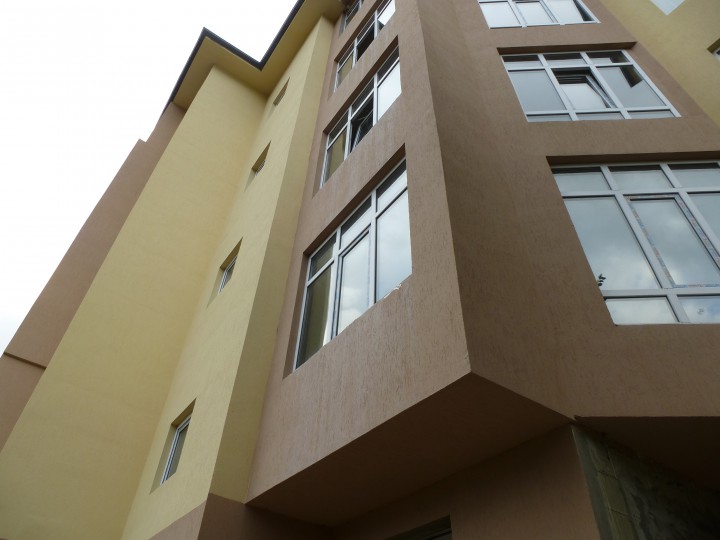 Продаю двухкомнатную в Центре