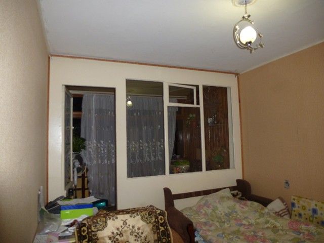 Продаю трехкомнатную на ул.Крымской