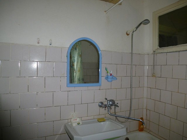 Продаю трехкомнатную на ул.Крымской