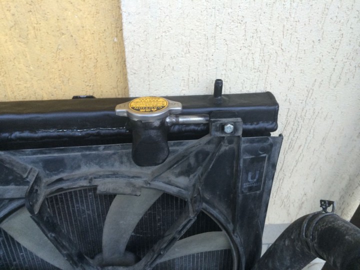 Ремонт радиатора охлаждения двигателя автомобиля	