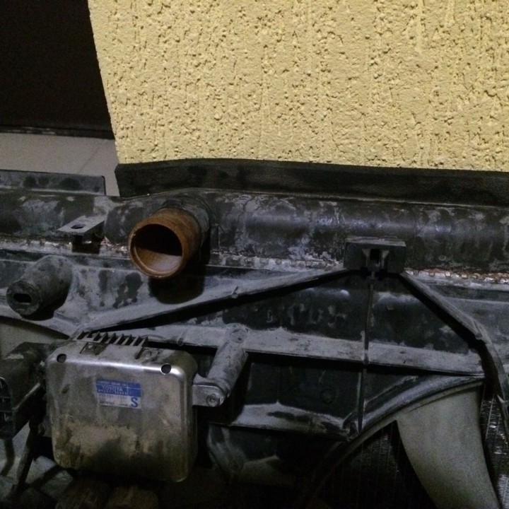 Ремонт радиатора охлаждения двигателя автомобиля	