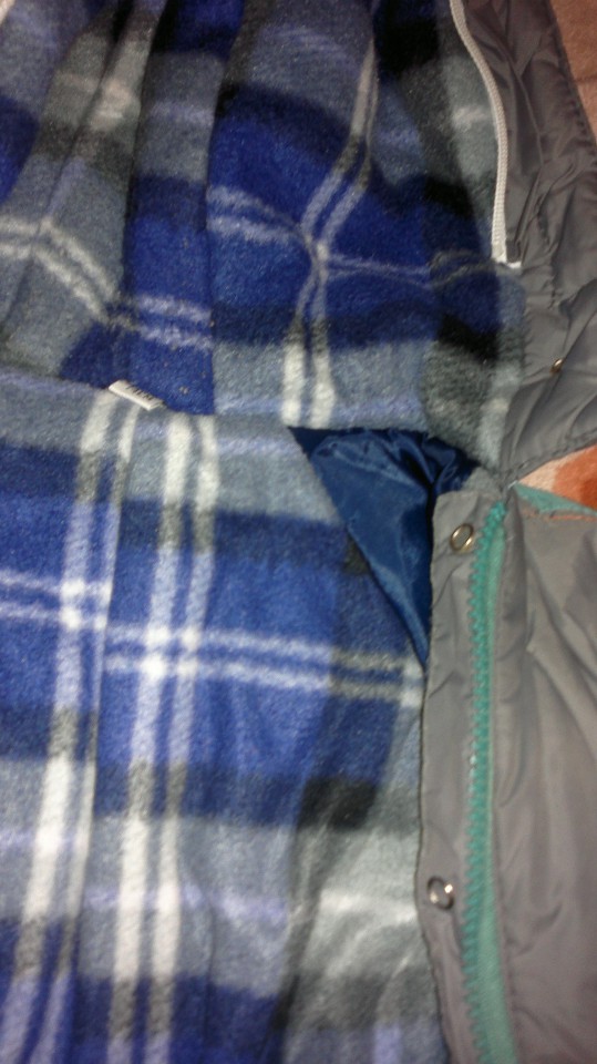 Продам зимний комбинезон на мальчика 1-1,5 лет