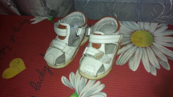 Продаю детские сандали на мальчика 20 размер