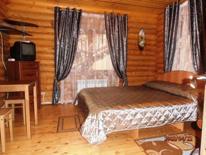 Сдам СТУДИЮ в деревянном доме в ДАГОМЫСЕ