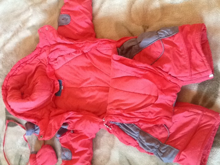 Продам осенне -зимний комбинезон на девочку 80-86 см