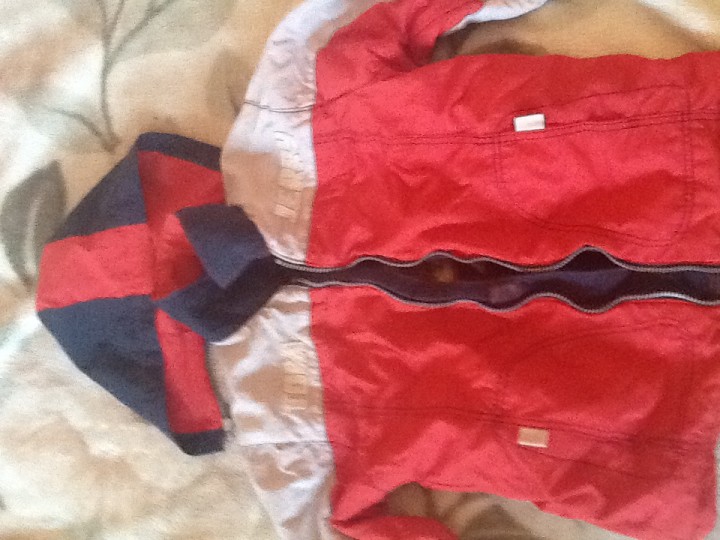 Продам верхнюю одежду на мальчика