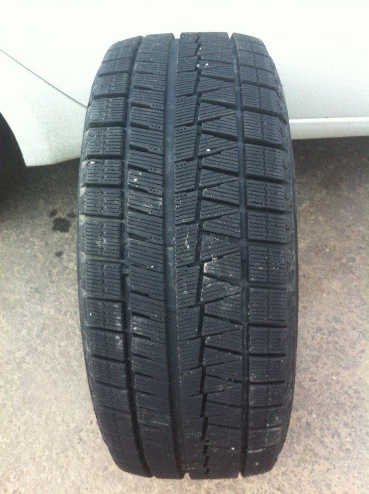 Продам зимние шины Bridgstone