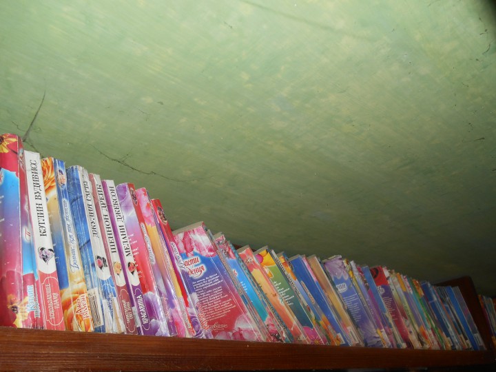 Отдам книги разных жанров.