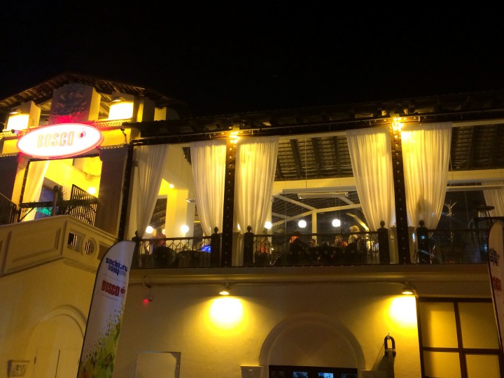 Два билета на четвертьфинал на 19 по хоккею. Канада с кем- то