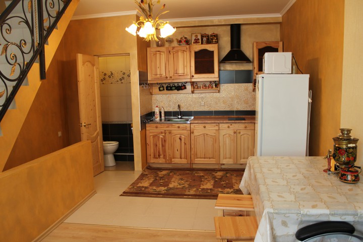 Продаю жилой гараж в Кудепсте на ул.Искра в районе тех.осмотра.