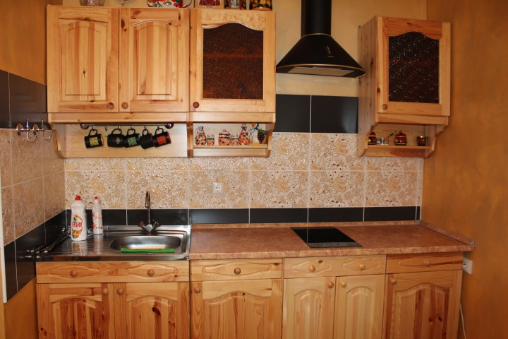 Продаю жилой гараж в Кудепсте на ул.Искра в районе тех.осмотра.