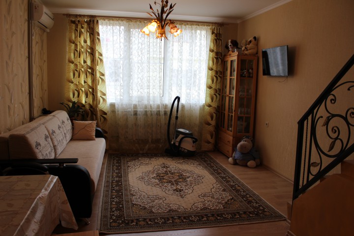 Продаю жилой гараж в Кудепсте на ул.Искра в районе тех.осмотра.