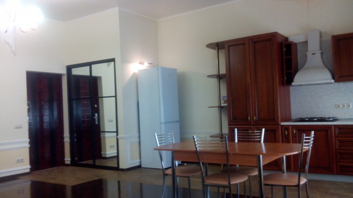 Сдам квартиру 2-к квартира 92 м² на 3 этаже 3-этажного блочного 