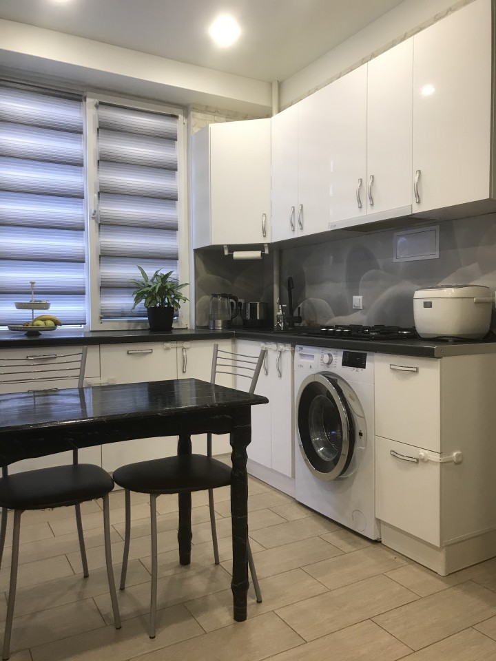 Продам свою 2-х комнатную квартиру в центральном районе Сочи