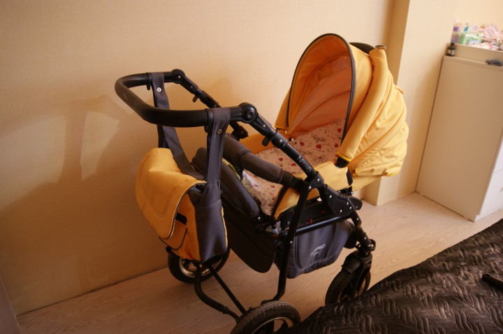 Продам коляску Адамекс Нитро 2в1