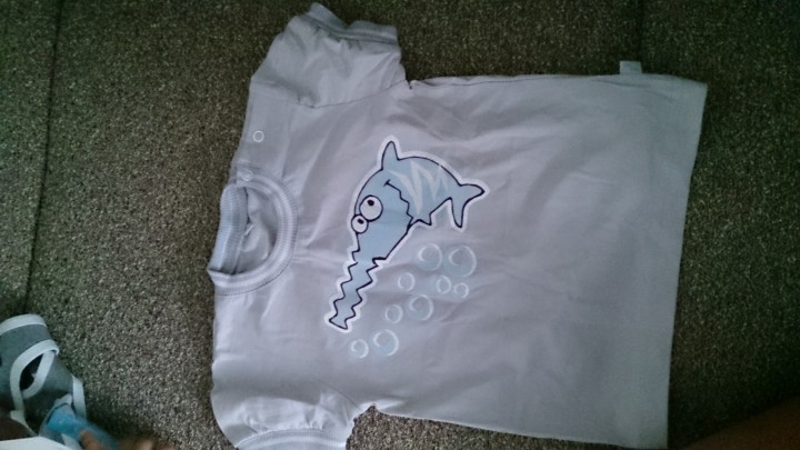 новые футболки по 200р 