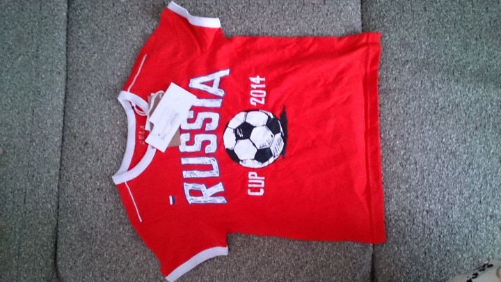 новые футболки по 200р 