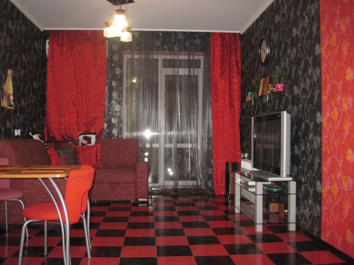 Сдаю 3к. кв.120м.Стадион.Суточно!