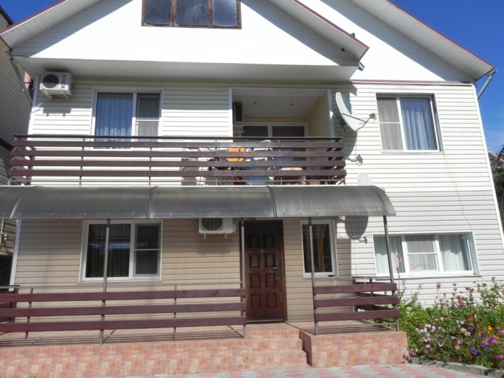 сдам половину  дома