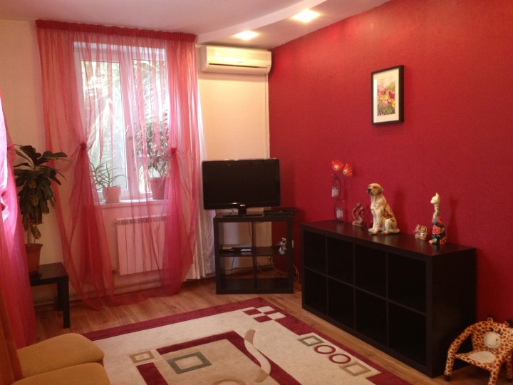 Сдаю свою 2-к кв в Адлере в р-не вокзала