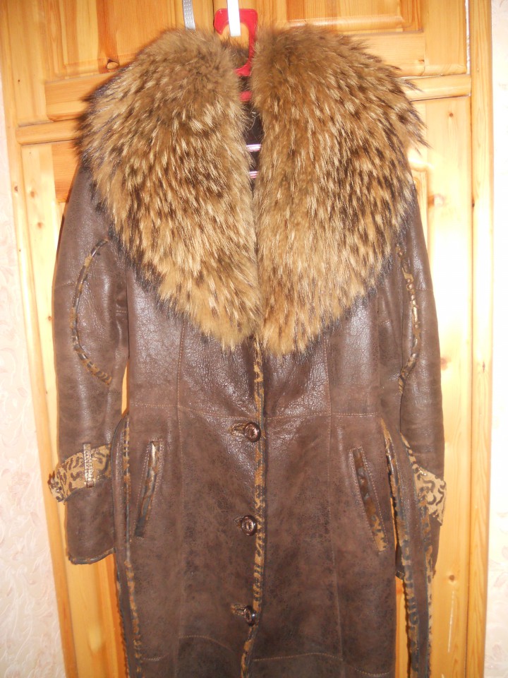 Удлиненная дубленка/мех енот