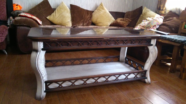 Продам журнальный столик
