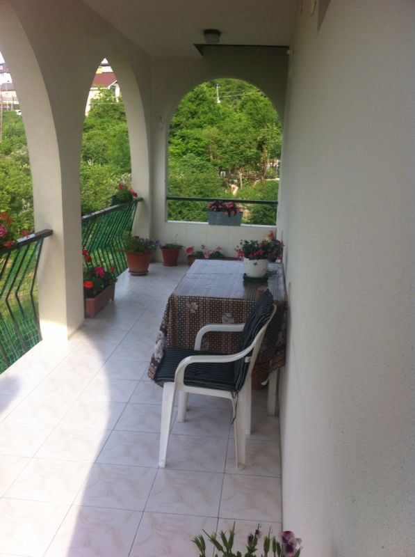 Сдаю 1-ый этаж частного дома в г. Сочи, 3 км от г-цы "Жемчужина