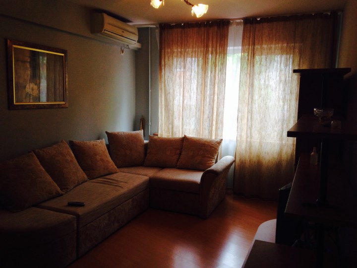 Сдам двухкомнатную квартиру в самом центре города