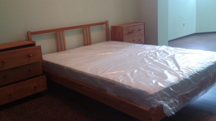 Сдам трехкомнатную квартиру (Н.Сочи)