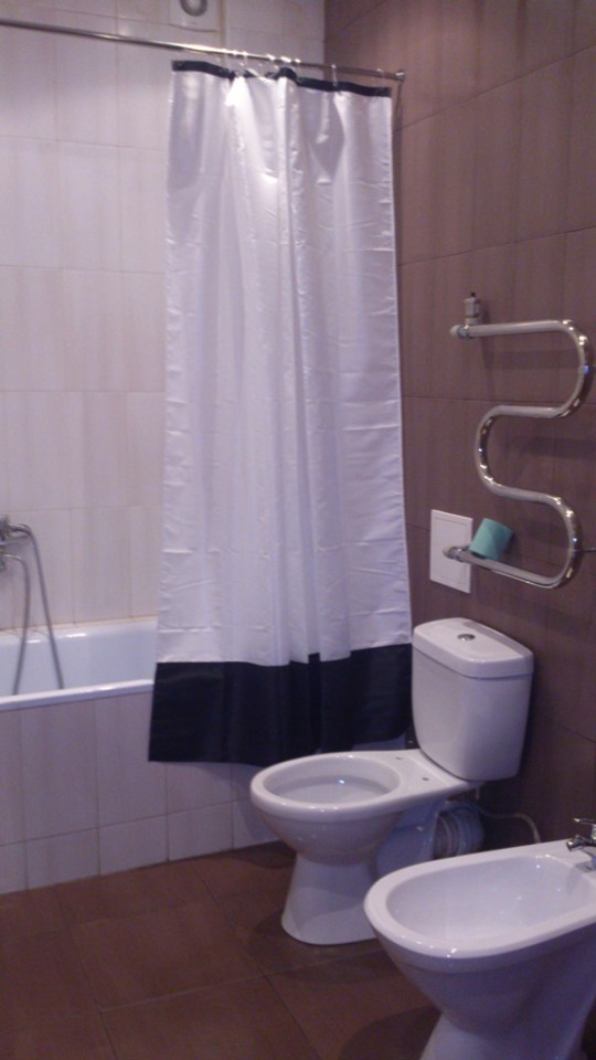 Сдам трехкомнатную квартиру (Н.Сочи)