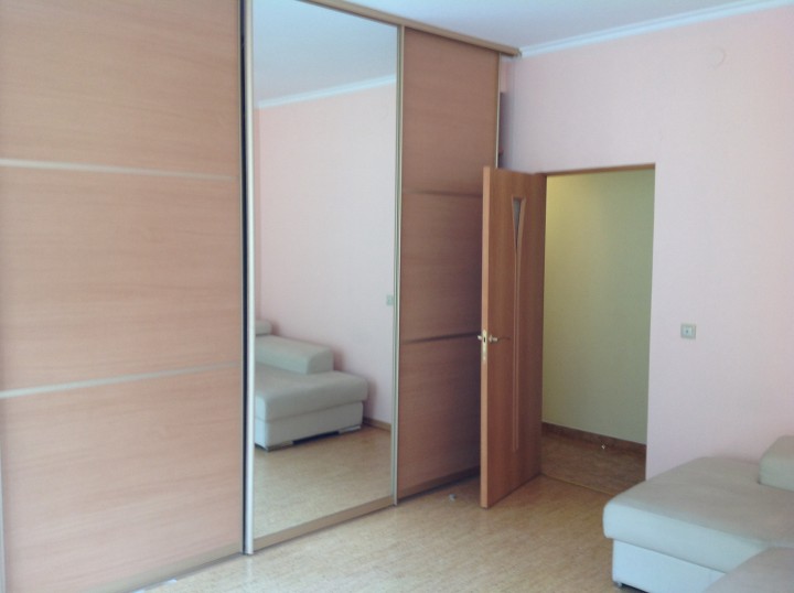 Сдам трехкомнатную квартиру посуточно (с 11 июня по 11 июля)