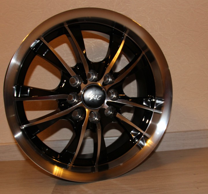 диски новые в коробках  на 15 4*100