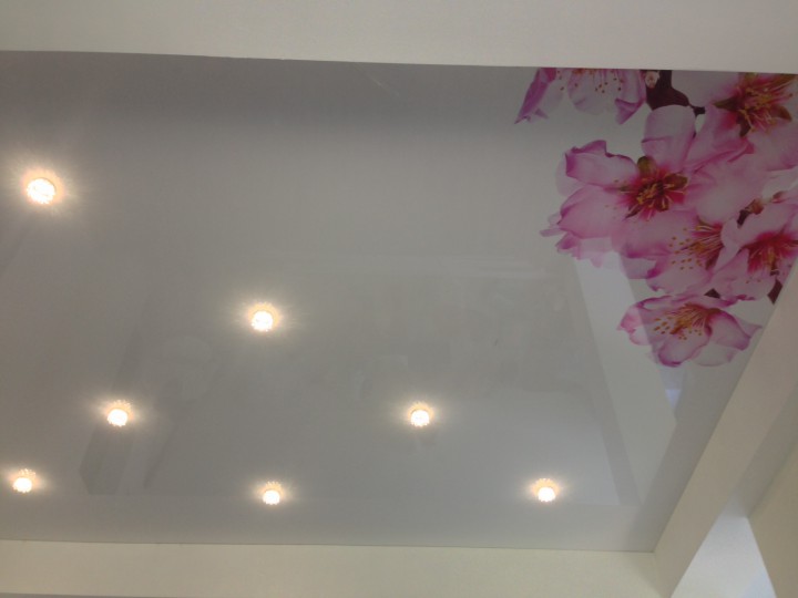 Натяжные потолки
