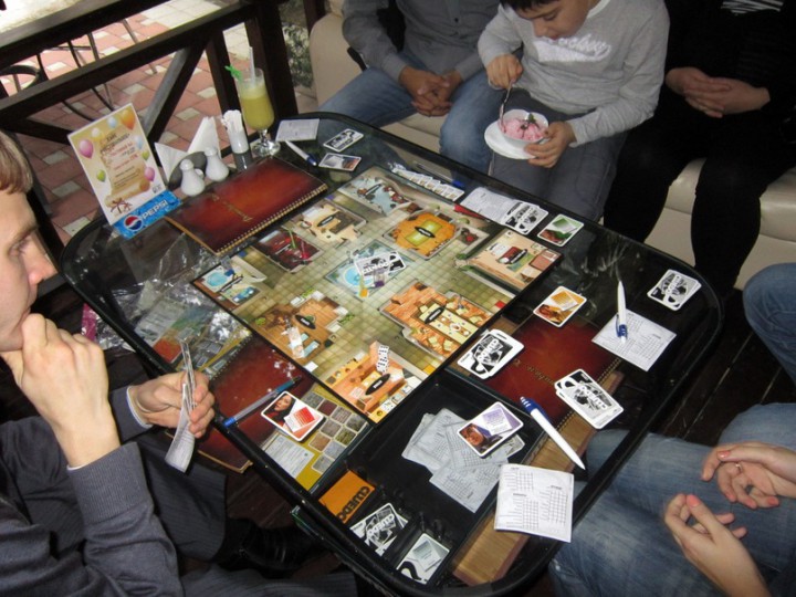 Бесплатная игротека. Более 100 настольных игр в уютном кафе Сочи