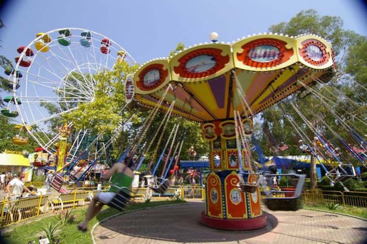 Срочно!!!Требуется помощник в парк развлечений