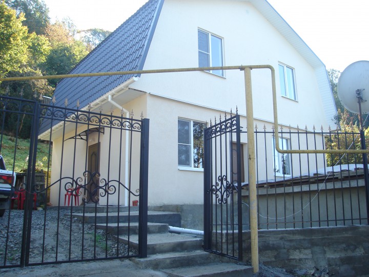 Продаю дом 140 кв.м и 10 сот.земли в Дагомысе