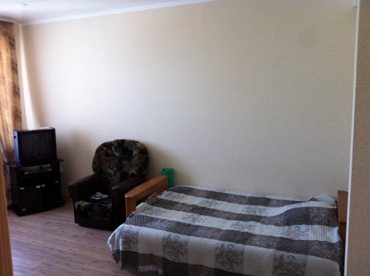 Сдаю однокомнатную квартиру (89882337423)