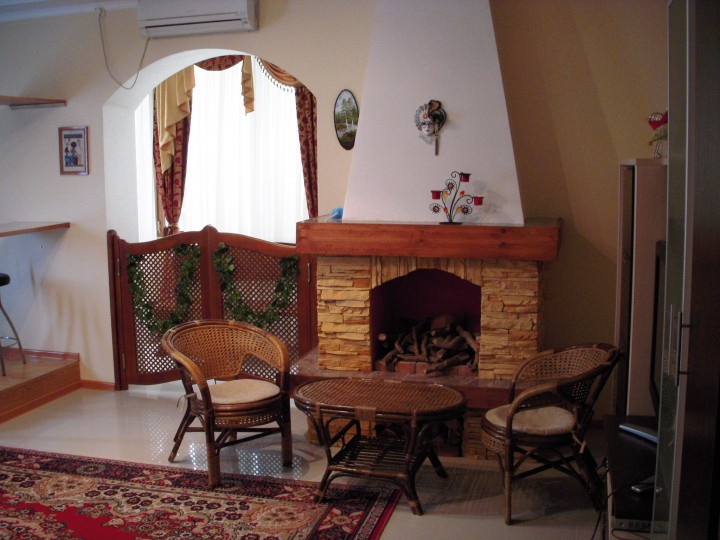 Сдам крупногабаритную 2-комнатную квартиру по ул. Клубничной 122