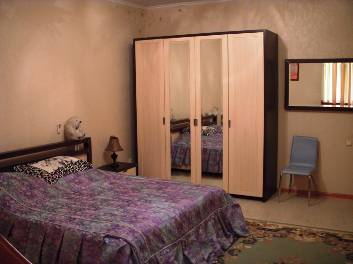 Сдам крупногабаритную 2-комнатную квартиру по ул. Клубничной 122