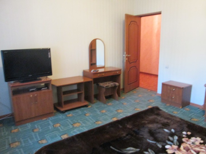 Сдам 2 комнатную квартиру в  завокзальном районе  ул Дагомысская