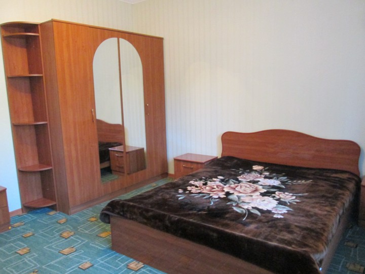 Сдам 2 комнатную квартиру в  завокзальном районе  ул Дагомысская