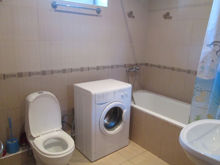 Сдам 2 комнатную квартиру в  завокзальном районе  ул Дагомысская