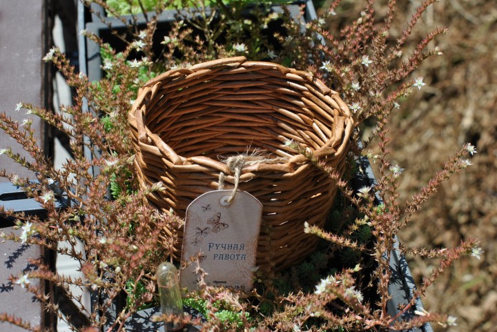 Корзинки из бумажной лозы ручной работы
