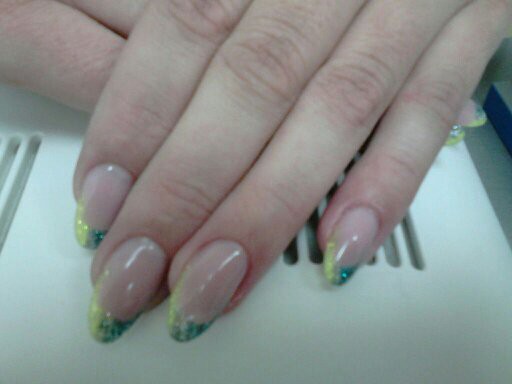 Наращивание,коррекция ногтей.